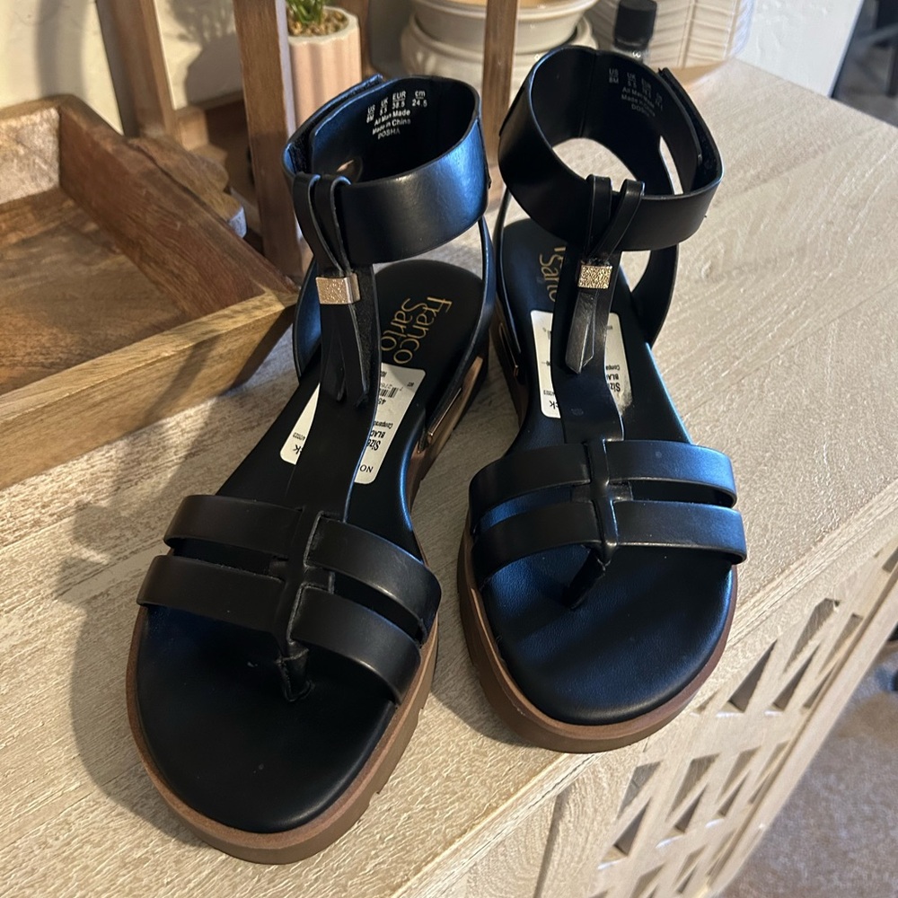 Franco Sarto Black Gladiator Sandals Sleek Leather Design